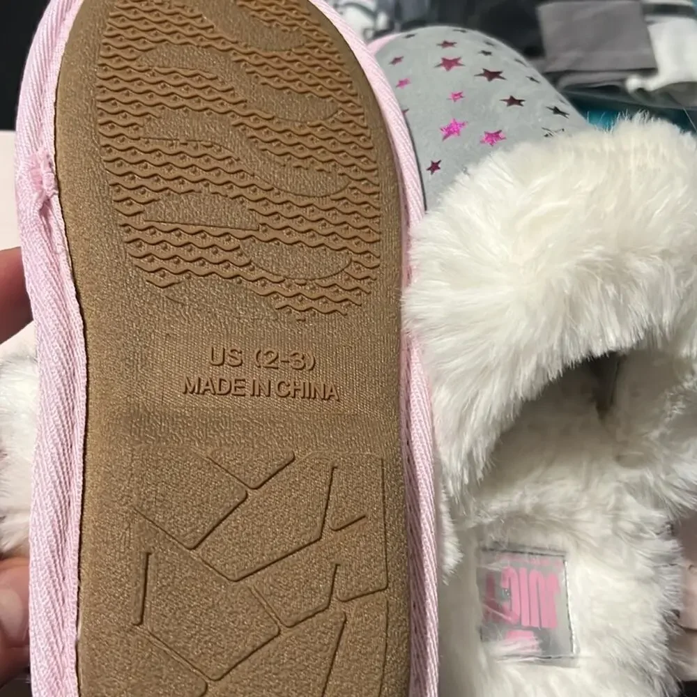 ON SALE ‼️ NWT Juicy By Juicy Couture Sonora Girls Slip-On Slippers